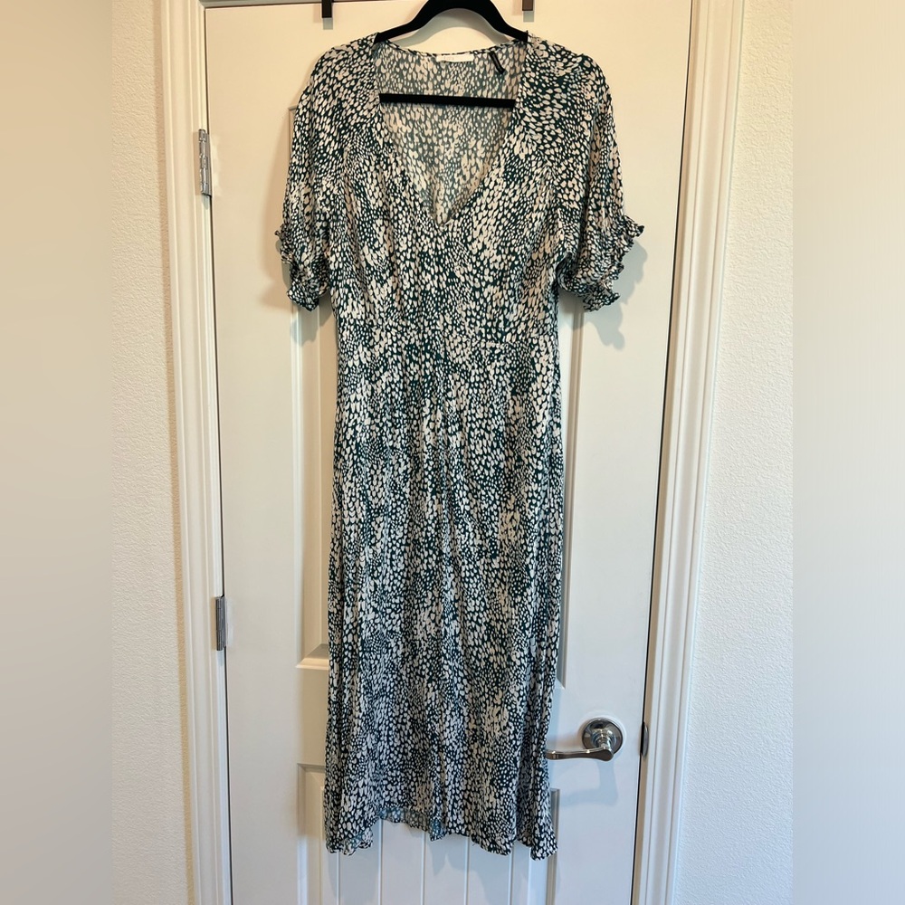 Les Petite Bombes Green and White Dress